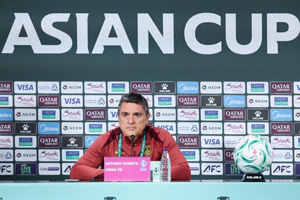 kaiyun-重磅官宣！人民日报预热+足协聘任，国足主帅坦言与日本差距悬殊