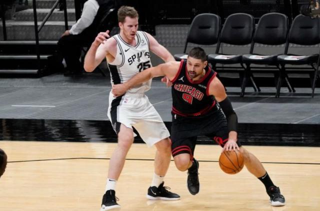 开云体育下载-【观察】新季将至 哪些球员能够拿到提前续约合同？