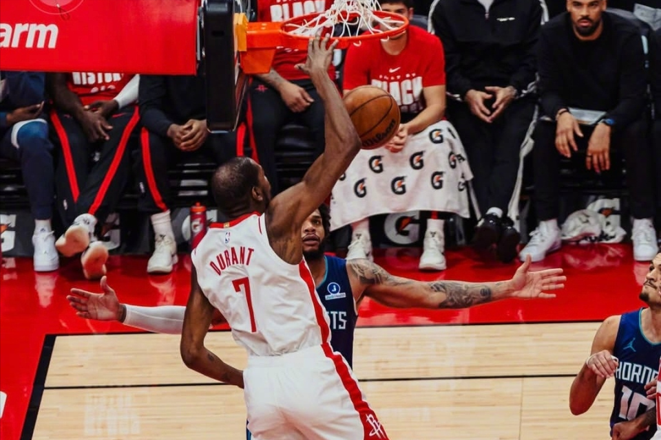 开云-0补强火箭连续惨败，3大短板明显！杜兰特31分破纪录摊手抱怨申京