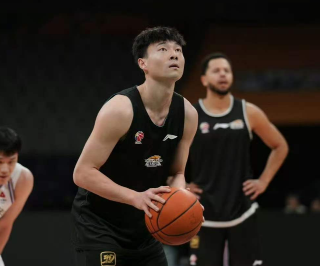 开云体育下载-辽宁男篮9分完胜！乌戈拿到2连胜，李晓旭爆发，俞泽辰12分