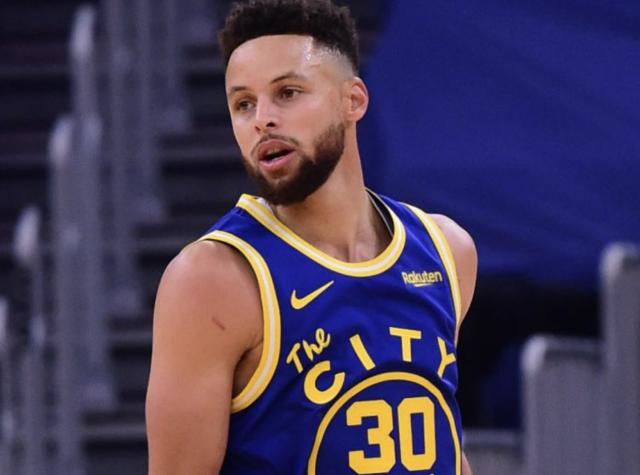 kaiyun-牛气冲天！大年初一库里狂砍40分轰出10记贺岁礼炮